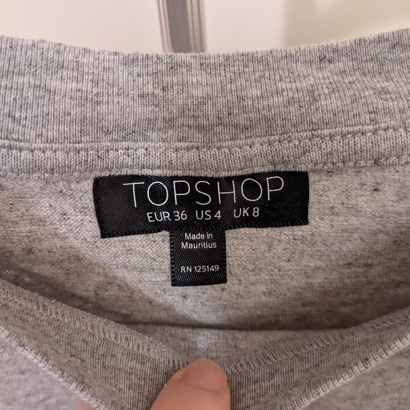 Topshop Cropped TShirt, Size 4 - Picture 2 of 3